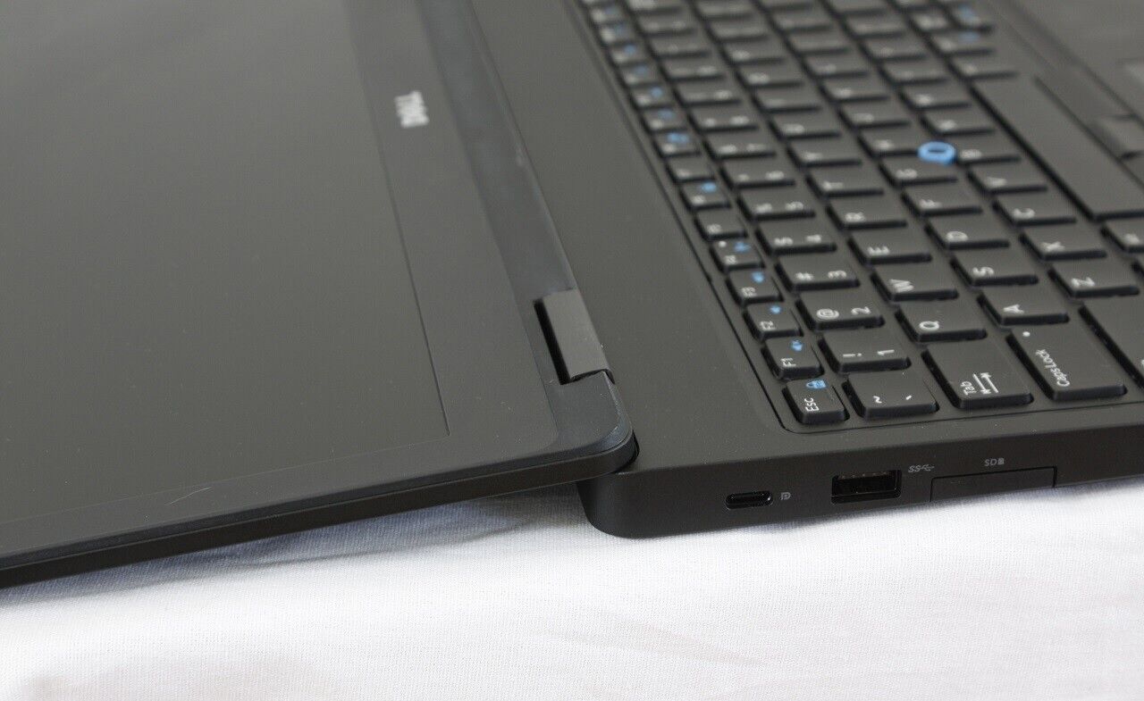 DELL 15.6" HD LAPTOP Intel 7th Gen i5 2.6GHz 16GB 256GB SSD Bluetooth WIN11Pro