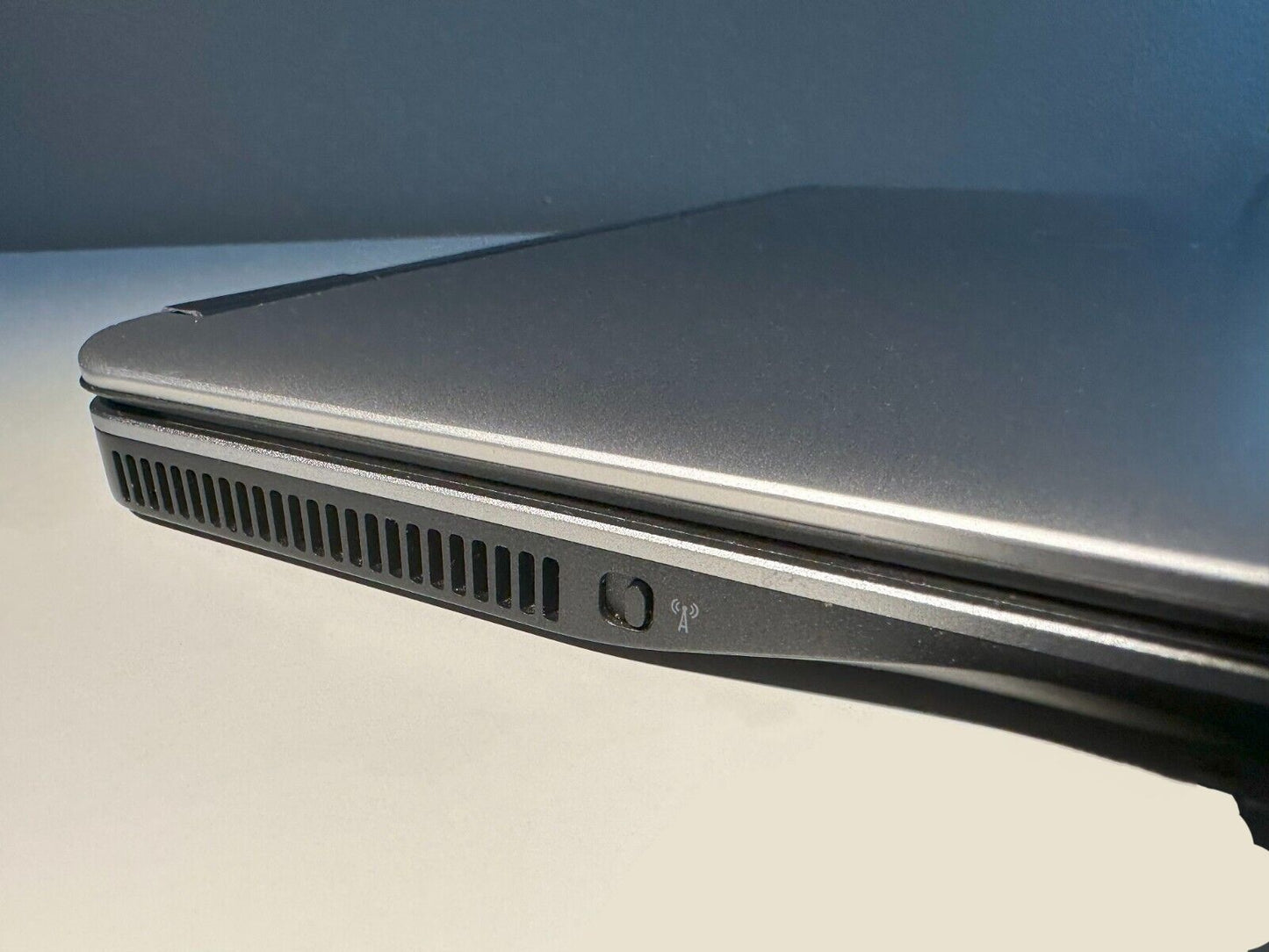 Dell UltraSlim Laptop 12" Computer Core i5 1.9GHz 16GB 256GB SSD Wi-Fi Win10 Pro